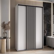 Armoire à portes coulissantes blanche Tharo | Poignée en métal noir | Grand espace de rangement | 235,2 x 150 x 45 cm | Gain de place