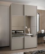 Armoire / Armoire à portes coulissantes | Couleur : cachemire | 2 portes coulissantes | 2 tringles | 245,5 x 150 x 64 cm | Miroir | Fermeture en douceur | 6 compartiments