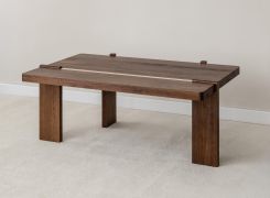 Table basse / Couleur : Tabacco / Bois massif / Chêne huilé / Pierre de travertin / 102 x 60 x 41,5 cm / Pieds robustes / Style minimaliste