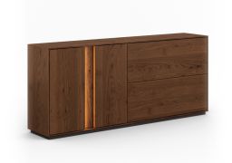 Commode avec deux portes basculantes Sienne 06, Fonction push-to-open, chêne sauvage massif, en finition huilée Tabacco, éclairage LED inclus, deux portes, six compartiments