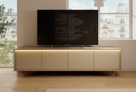 Meuble bas TV / Couleur : Bolivar Naturel / Cappuccino / 4 portes battantes / 4 compartiments / Fonction push-to-open / Éclairage LED inclus / 204 x 40 x 55 cm / Meuble TV
