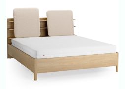 Lit double / Couleur : Chêne / Beige / Appuie-tête rembourré / Quatre étagères ouvertes / Bac derrière le dossier / 180 x 200 cm / Sommier à lattes Lift up inclus