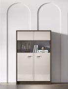 Vitrine Mackenzie 03 / Poignées : Métal / Couleur : Chêne Dunin / Cachemire brillant / 2 portes / Dimensions : 92 x 40 x 141 cm / Système de fermeture Soft-Close / Chants en ABS