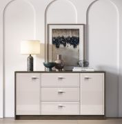 Buffet / Commode Mackenzie 04 / Dimensions : 160 x 40 x 85 cm / 3 tiroirs / 2 portes / Couleur : Chêne Dunin / Cachemire brillant / Poignées : Métal / Fermeture en douceur 