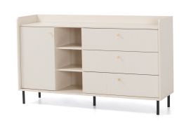 Commode / 3 tiroirs / Couleur : Beige avec effet bois / 5 compartiments / Dimensions : 153,5 x 42 x 91 cm / 1 porte / Pieds et poignées : métal / Buffet / Pour le salon