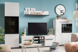 Salon - Ensemble A Idos, 4 pièces, Couleur : Blanc / Blanc brillant / Noir, deux vitrines, un meuble TV, une tablette murale, design simple et moderne