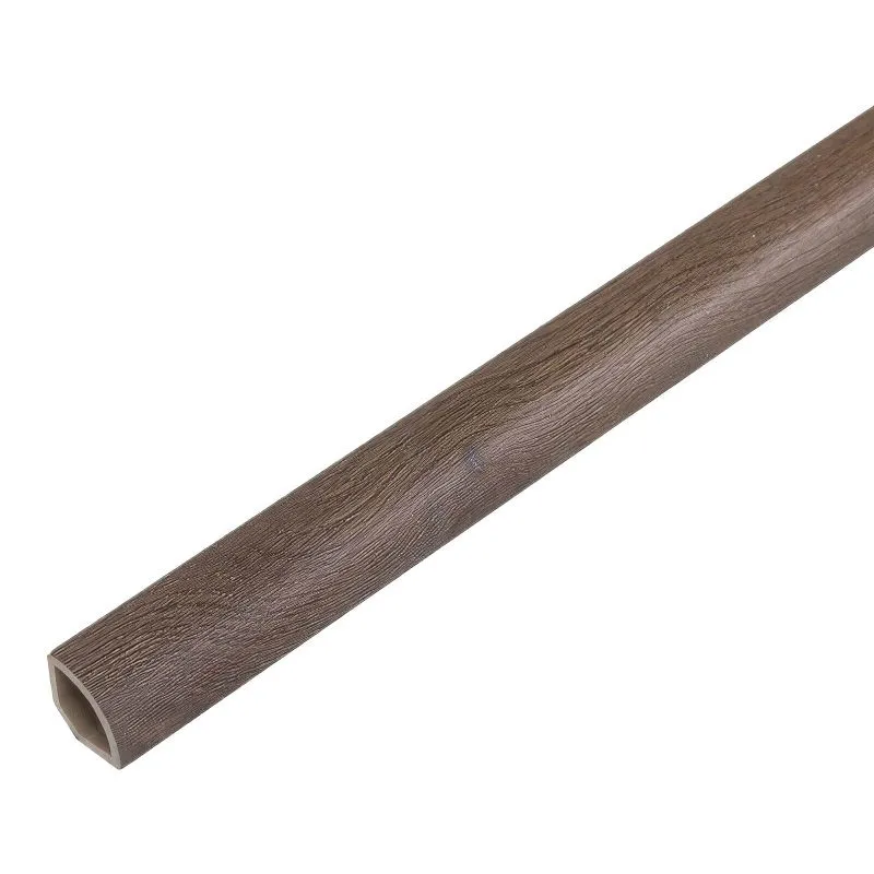 Profiléé angulaire rond 2400 x 28 x 15 mm - Modèle: GLUCK Aspect chêne