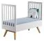 Lit bébé à barreaux Naema 02 | Blanc & Chêne | 70 x 140 cm | Sommier réglable | Pieds en bois massif