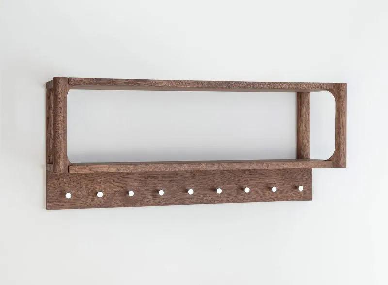 Portemanteau / Couleur : Tabacco / 9 crochets / avec étagère / Bois massif / Chêne huilé / 83 x 22 x 36 cm / Seille 21