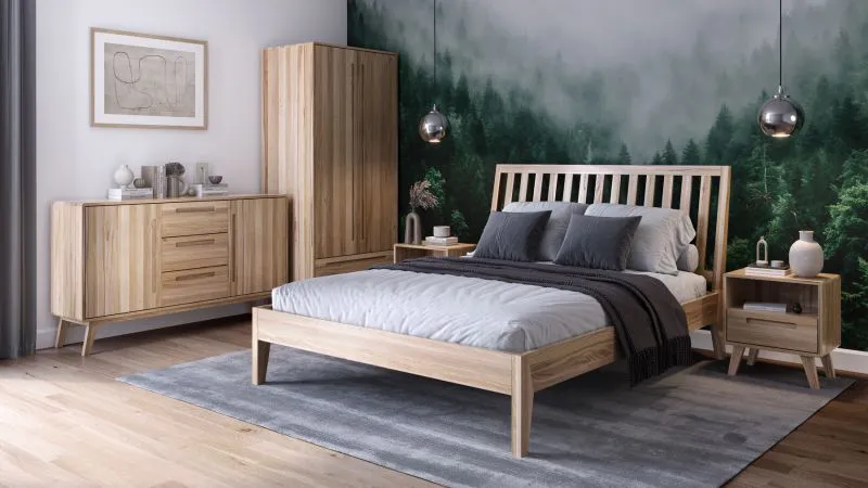 Ensemble de chambre à coucher - Ensemble B Engordany / 5 pièces / Couleur : Hêtre / Hêtre massif / Laqué / 2 tables de chevet / 1 lit double avec tête de lit haute / 1 commode / 1 armoire