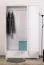 Armoire | 3 portes battantes | 2 tiroirs | 4 casiers | avec tringle à vêtements | 117 cm de large | Bois massif | Couleur: Blanc Abbildung