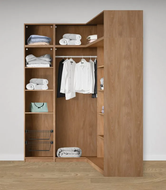Armoire d'angle ouverte / 11 compartiments / Couleur : Chêne Puccini / 1 tringle à vêtements / 7 étagères en bois / Dimensions : 108,5 x 55 x 234 cm / 2 paniers à linge / Design universel