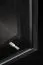 Meuble-paroi / 3 mètres de long / Couleur : Noir / Chêne Vicking / Face striée / Éclairage LED intégré inclus / 1 vitrine / 2 étagères murales / 300 x 45 x 160 cm