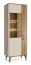 Vitrine | Armoire en verre | Noyer/Cachemire | 73 x 40 x 190 cm | Chants ABS | 3 portes | Système Push-to-open | 11 compartiments | Pieds en métal | Belladere 02