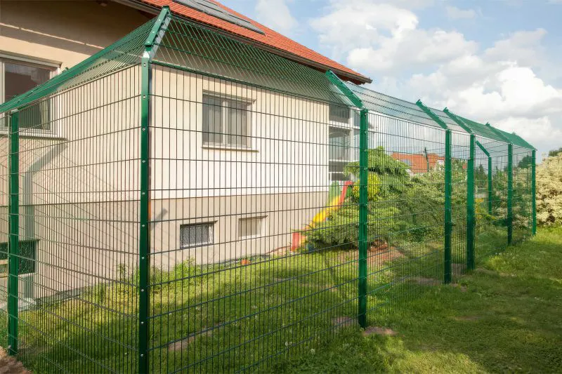 Panneaux de clôture pour protection anti-escalade
