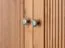 Armoire / Pin finlandais massif / Couleur : chêne / Poignées : Argent vieilli / Dimensions : 147 x 129 x 54 cm / Deux portes / Robuste / Veinage naturel