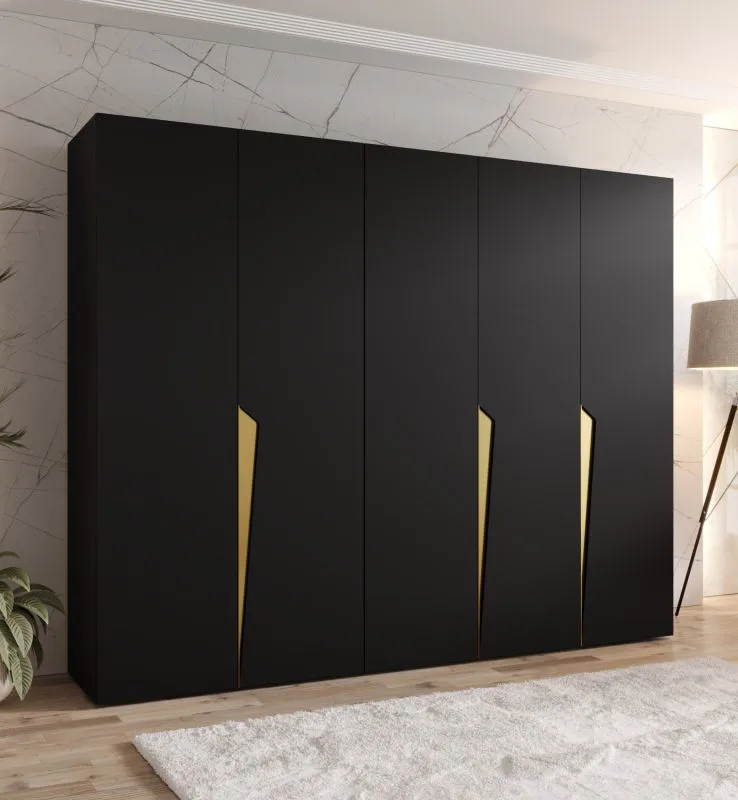 Armoire / Couleur : Noir / 5 portes / 3 compartiments / Poignées : Or / 3 tringles à vêtements/ Fonction Soft-Close / Dimensions : 250 x 52 x 202 cm / Chants ABS